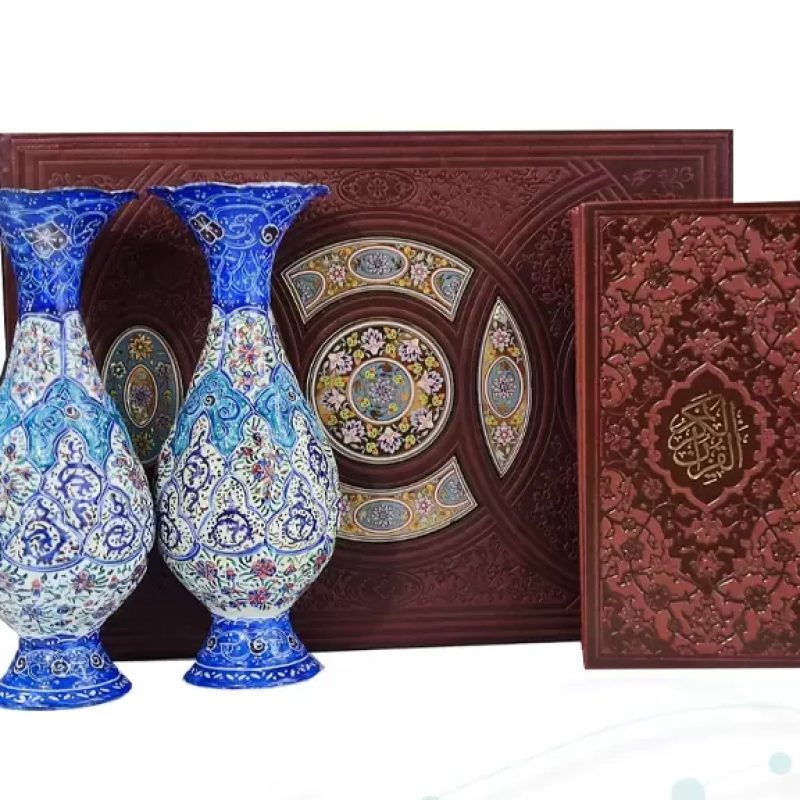 قرآن پالتویی چرم با 2 گلدان مینا