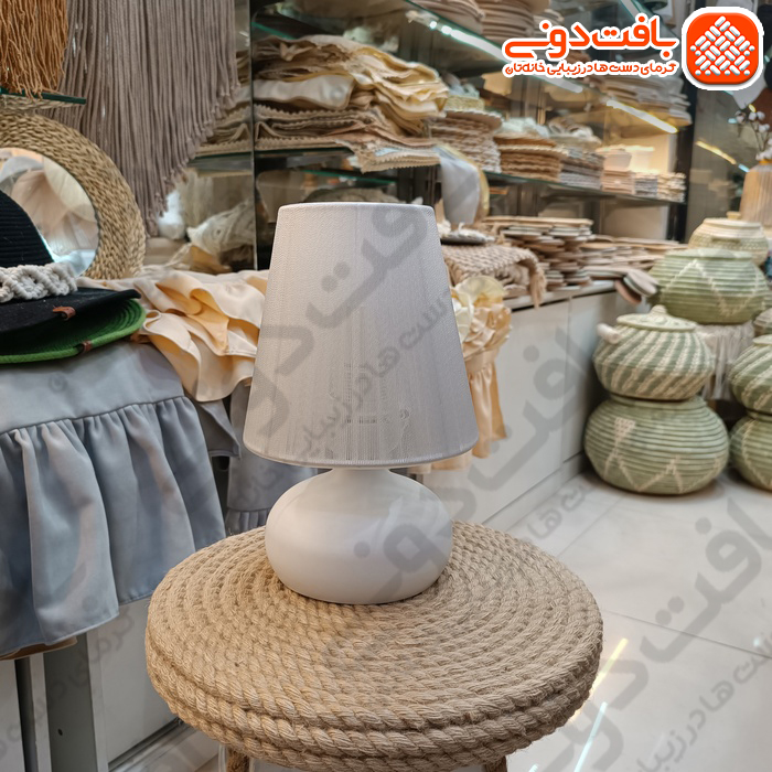 آباژور رومیزی ابریشم سفید پایه فلزی کد 01317
