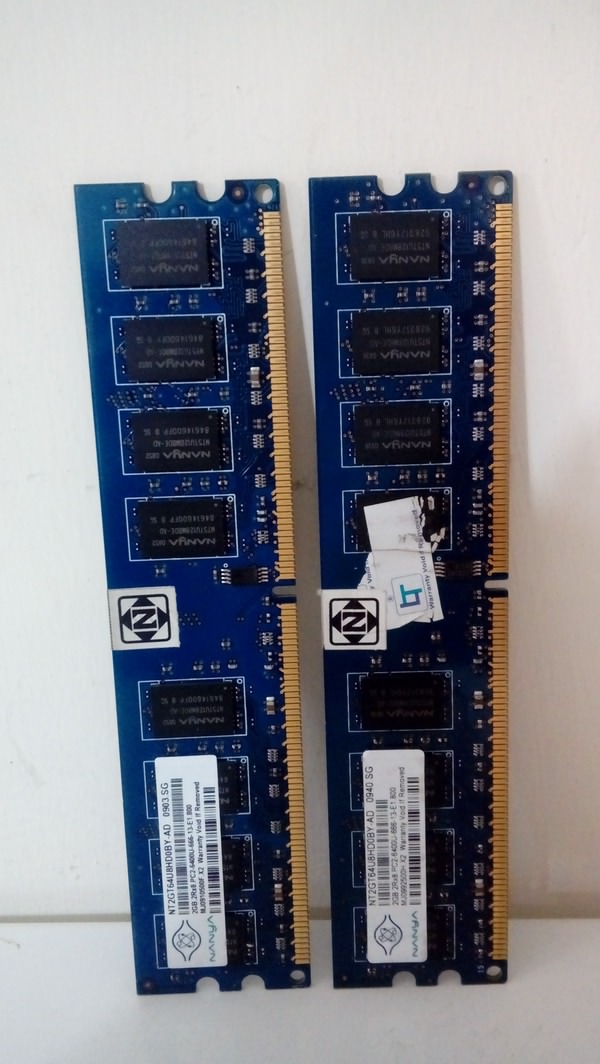 دو عدد رم 2گیگ DDR2 مارک NANYA استوک