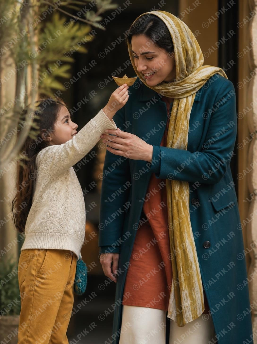 عکس تبلیغاتی پوشاک زمستانه و پاییزه بانوان
