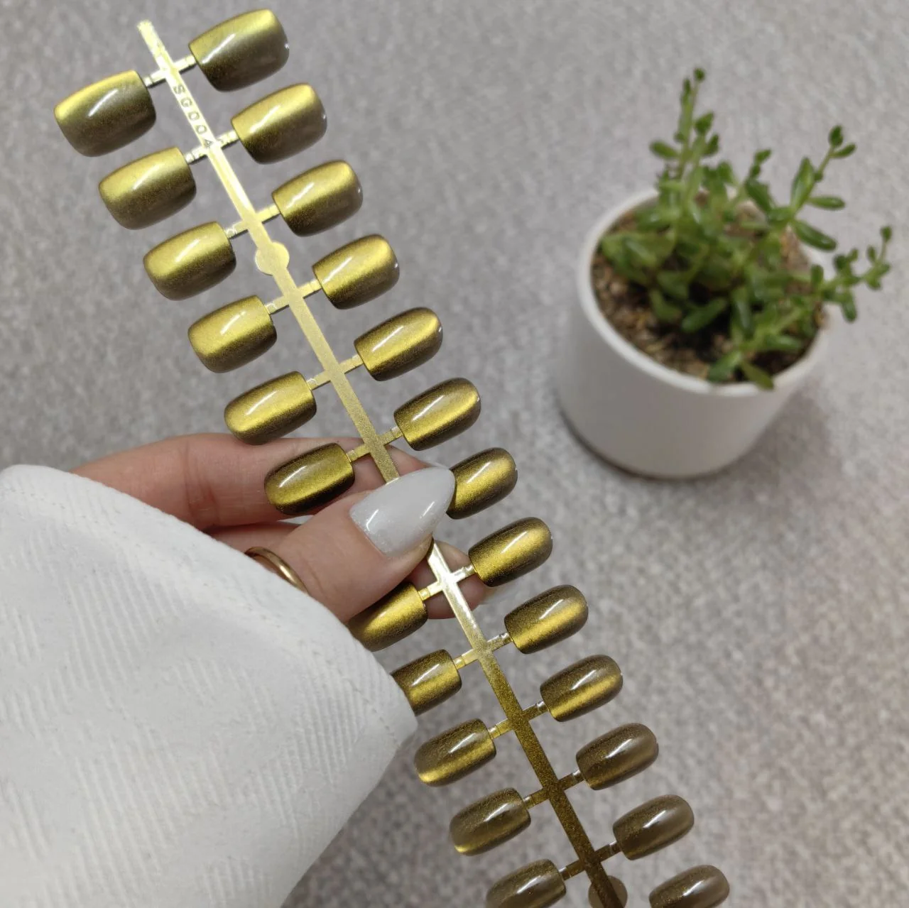 ناخن مصنوعی ۳۰ تایی طلایی زیتونی متالیک (آیس کریستالی) مربعی کوتاه راسا - RSN0523