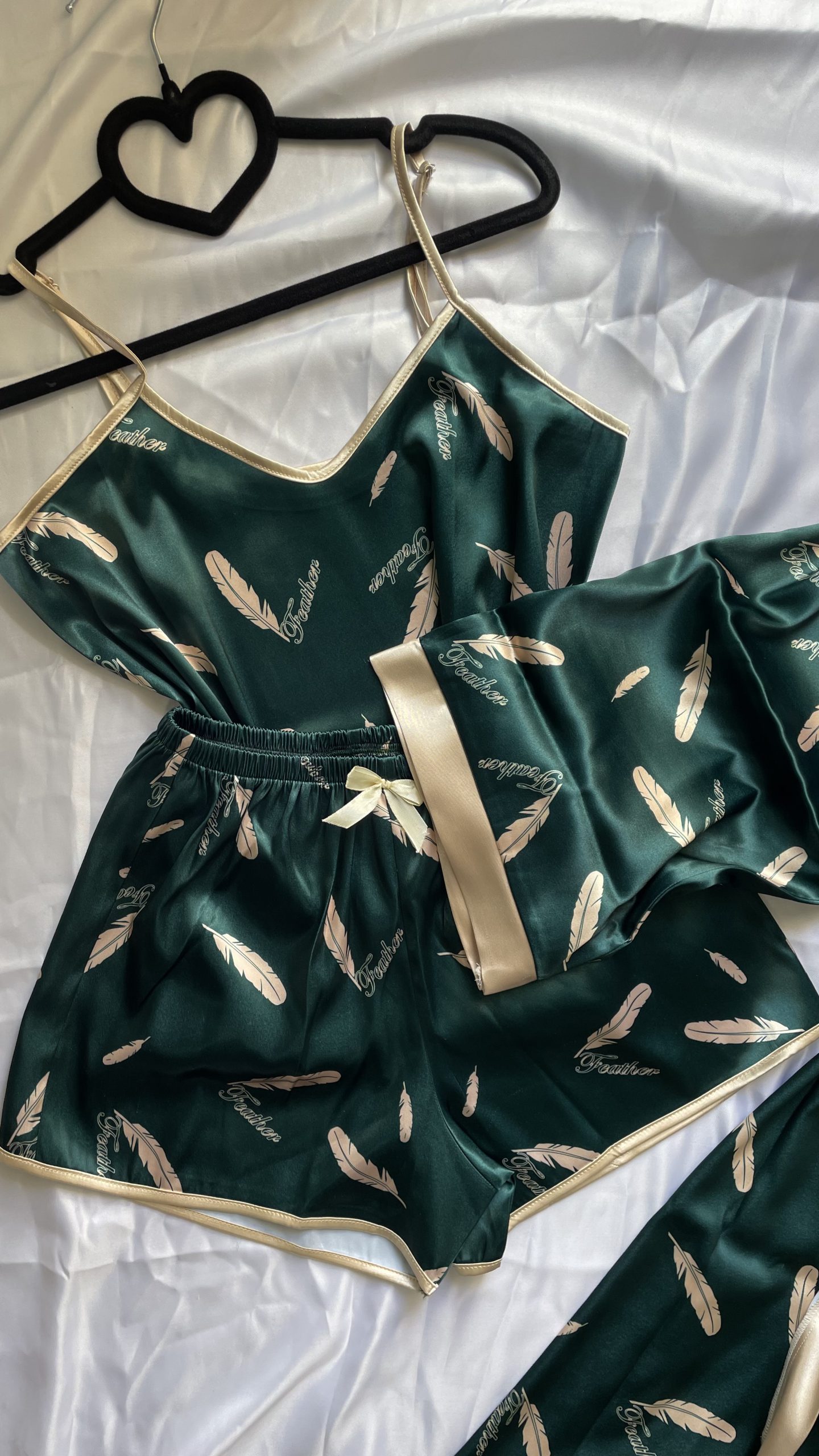 تاپ وشورتک طرح پر