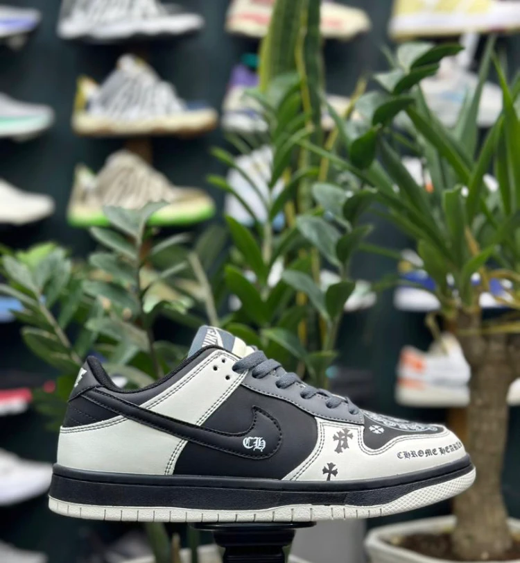 کتونی نایک جردن سایز 41 تا 44 مشکی سفید طرح دار NIKE JORDAN