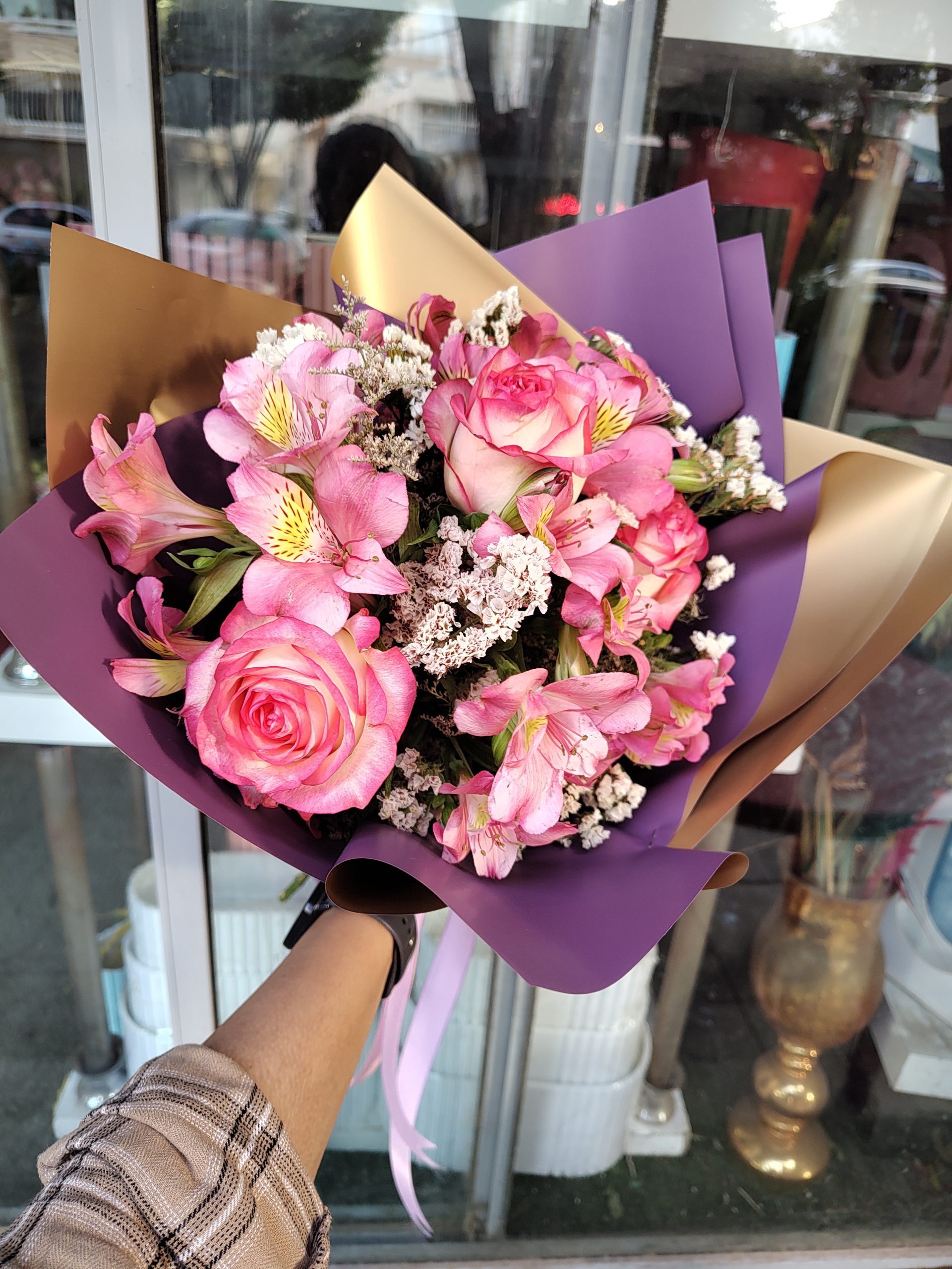 قیمت دسته گل تم صورتی بنفش- اصفهان