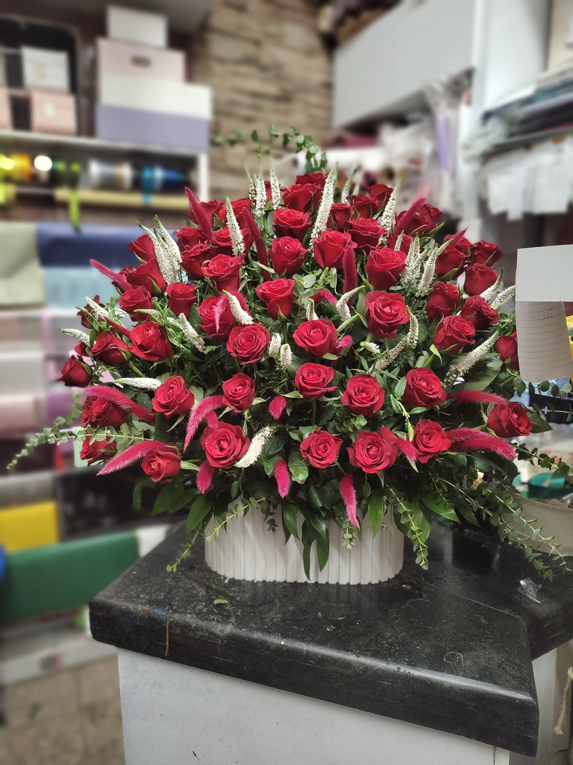دسته گل بزرگ رز قرمز - اصفهان