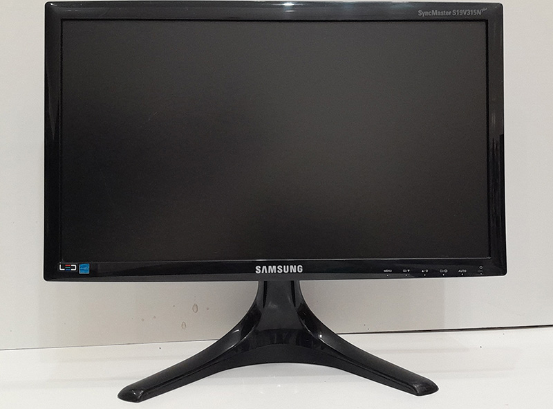 مانیتور استوک سامسونگ مدل S19V315N Plus سایز 18.5 اینچ