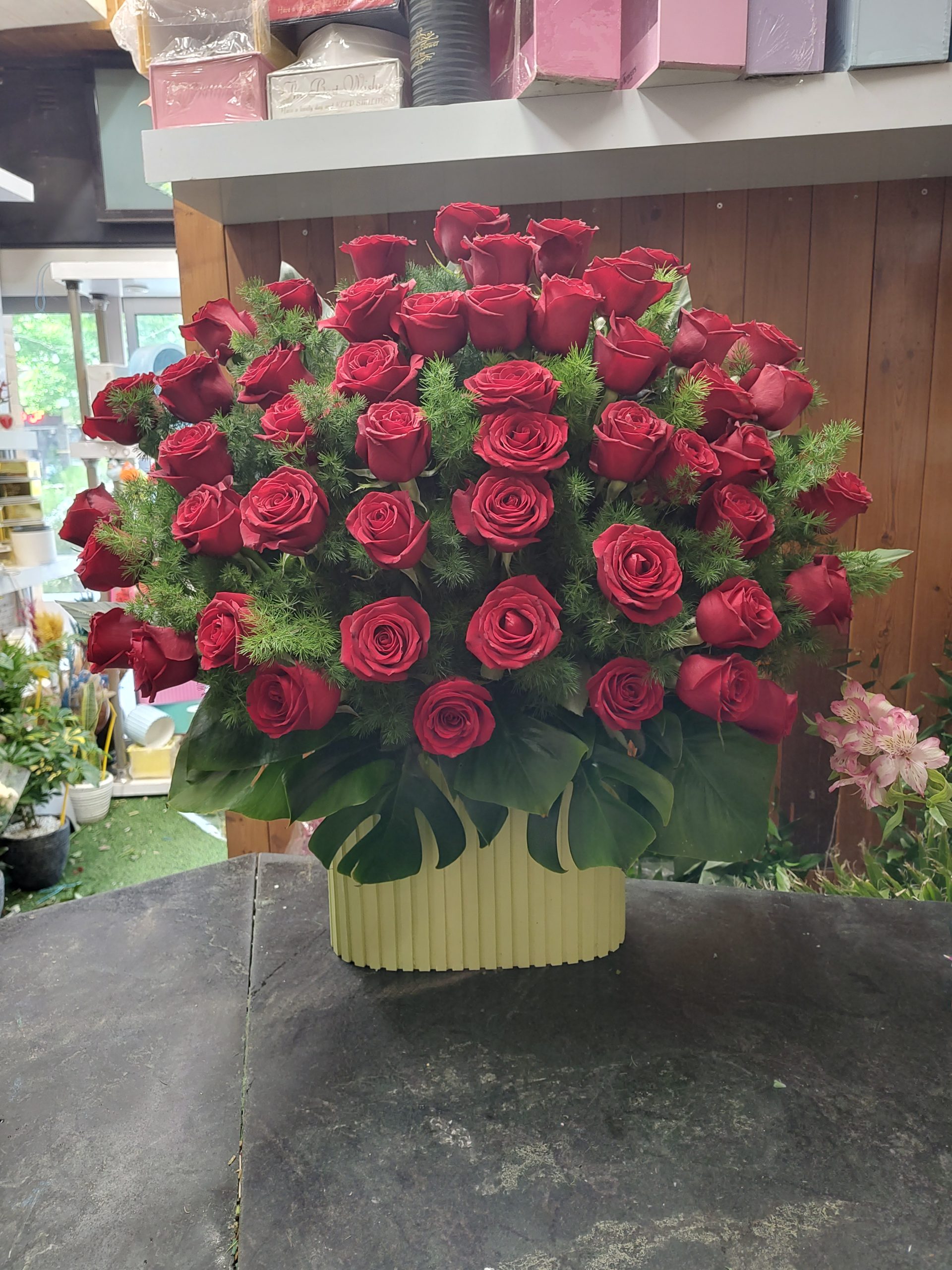 باکس و دسته گل مناسب خواستگاری - اصفهان