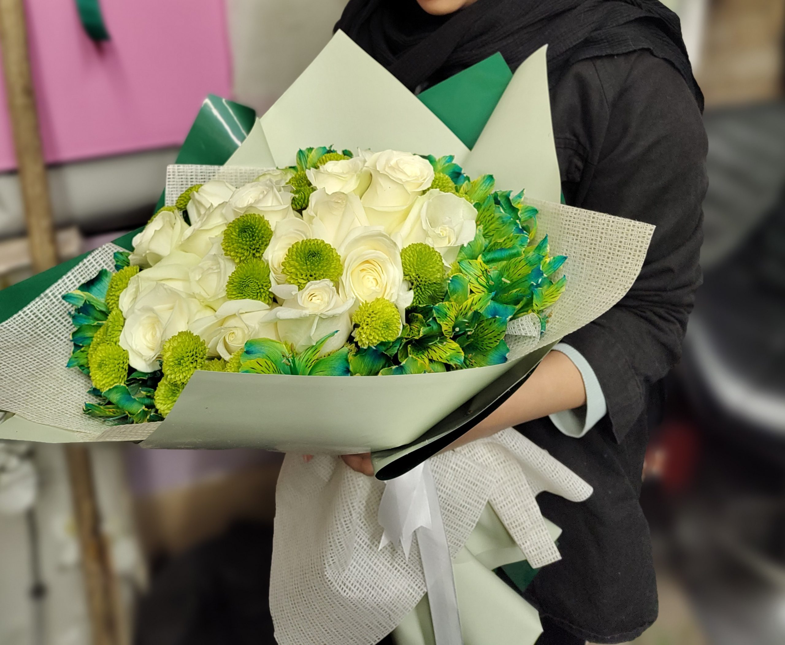 دسته گل رز سفید طبیعی - اصفهان