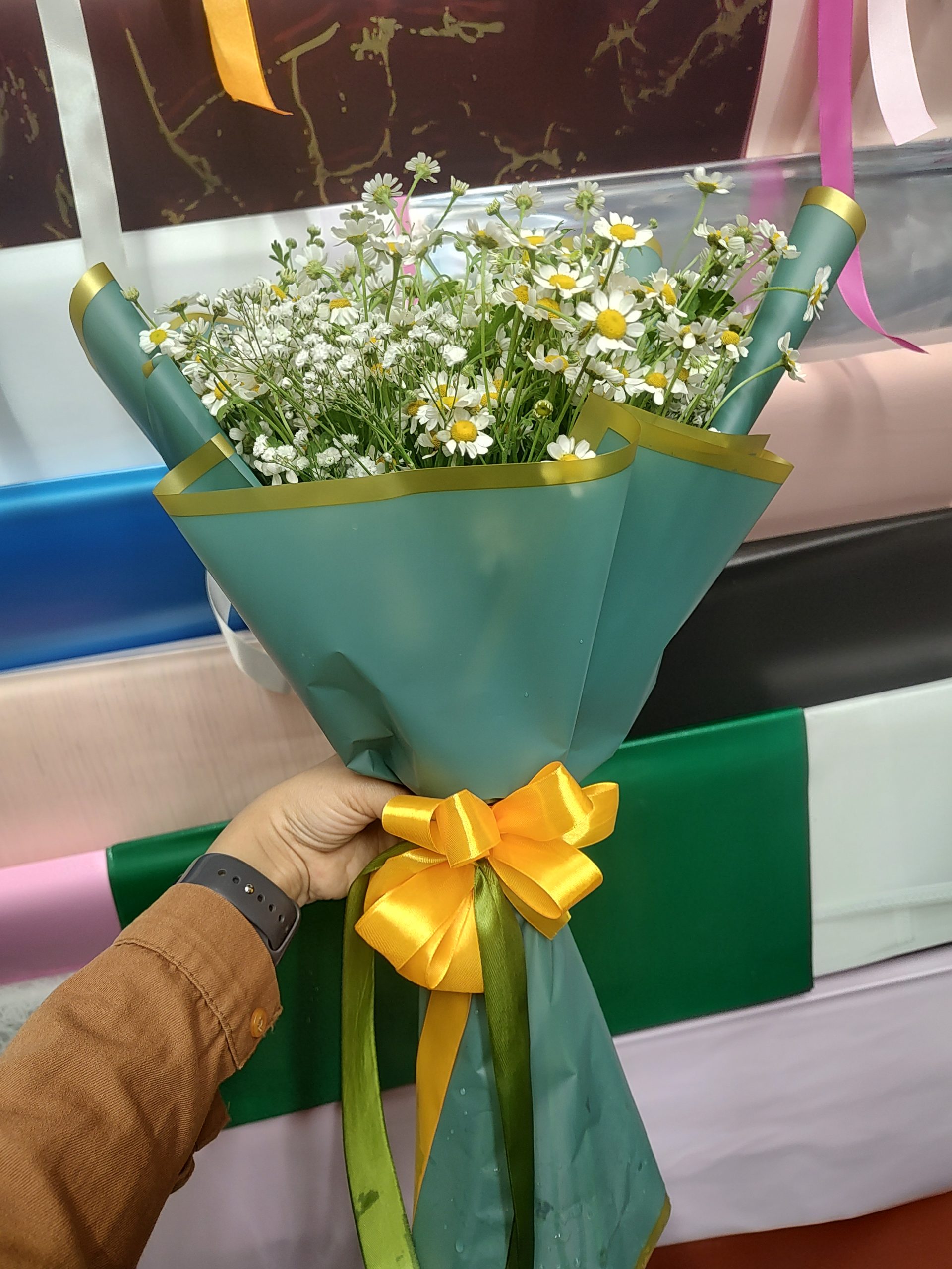 دسته گل بابونه مینیمال در اصفهان
