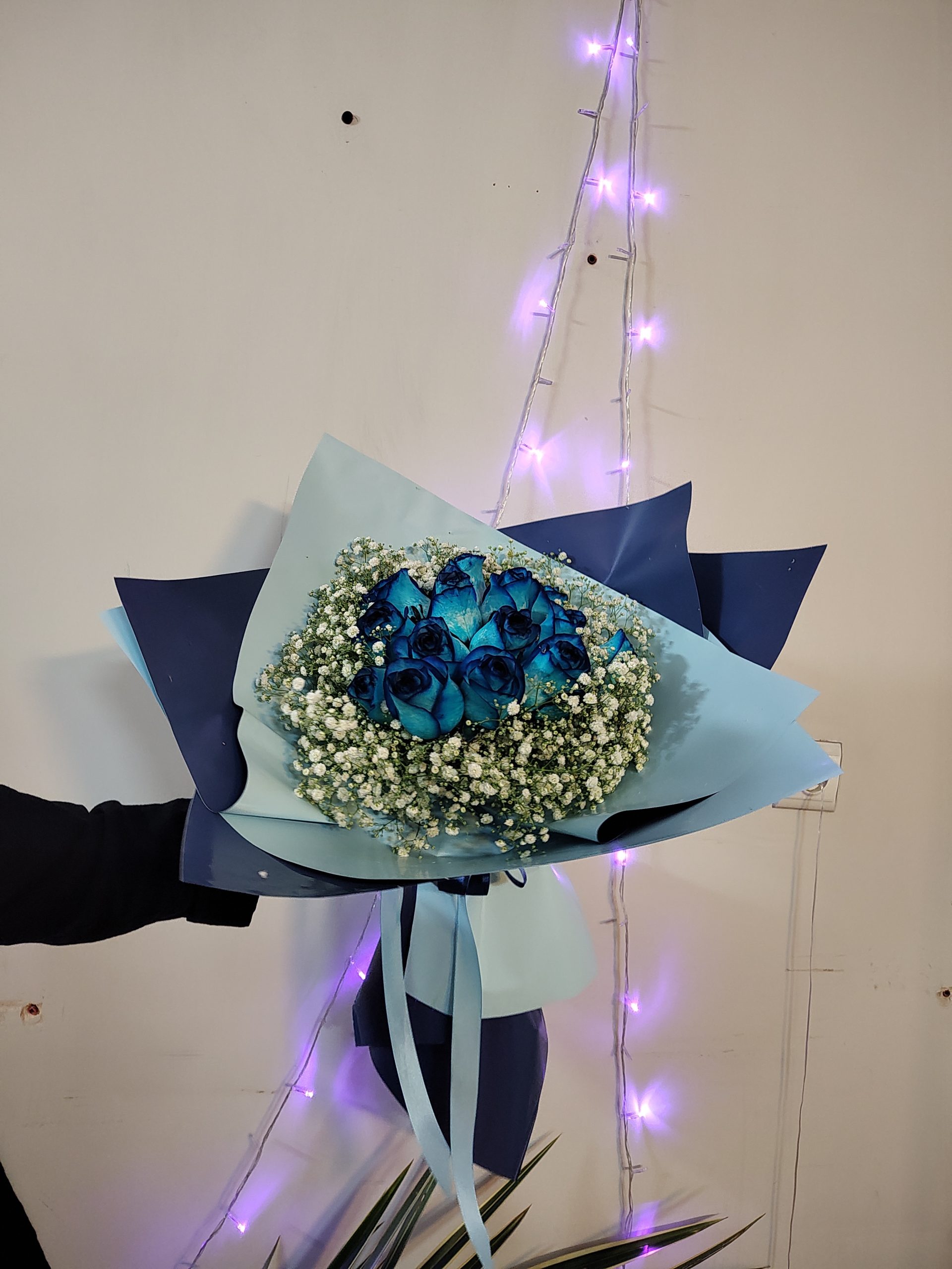 دسته گل رز آبی بزرگ در اصفهان
