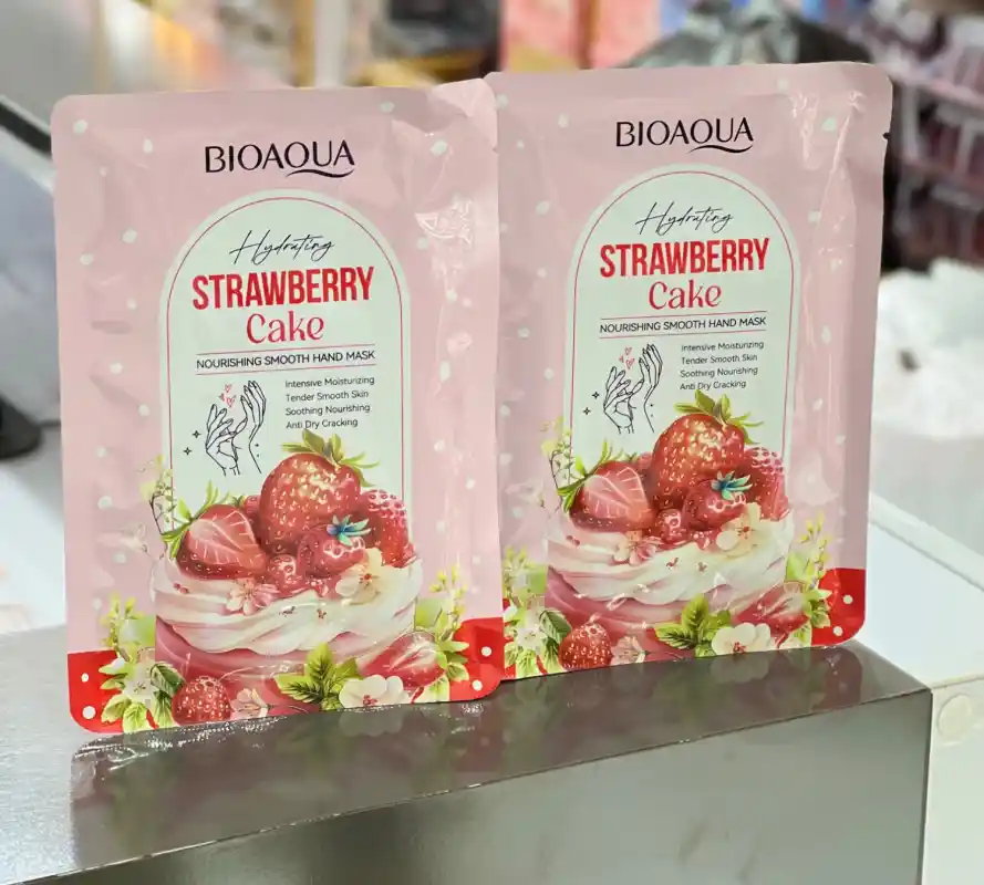 ماسک دست کیک توت فرنگی بیواکوا BIOAQUA