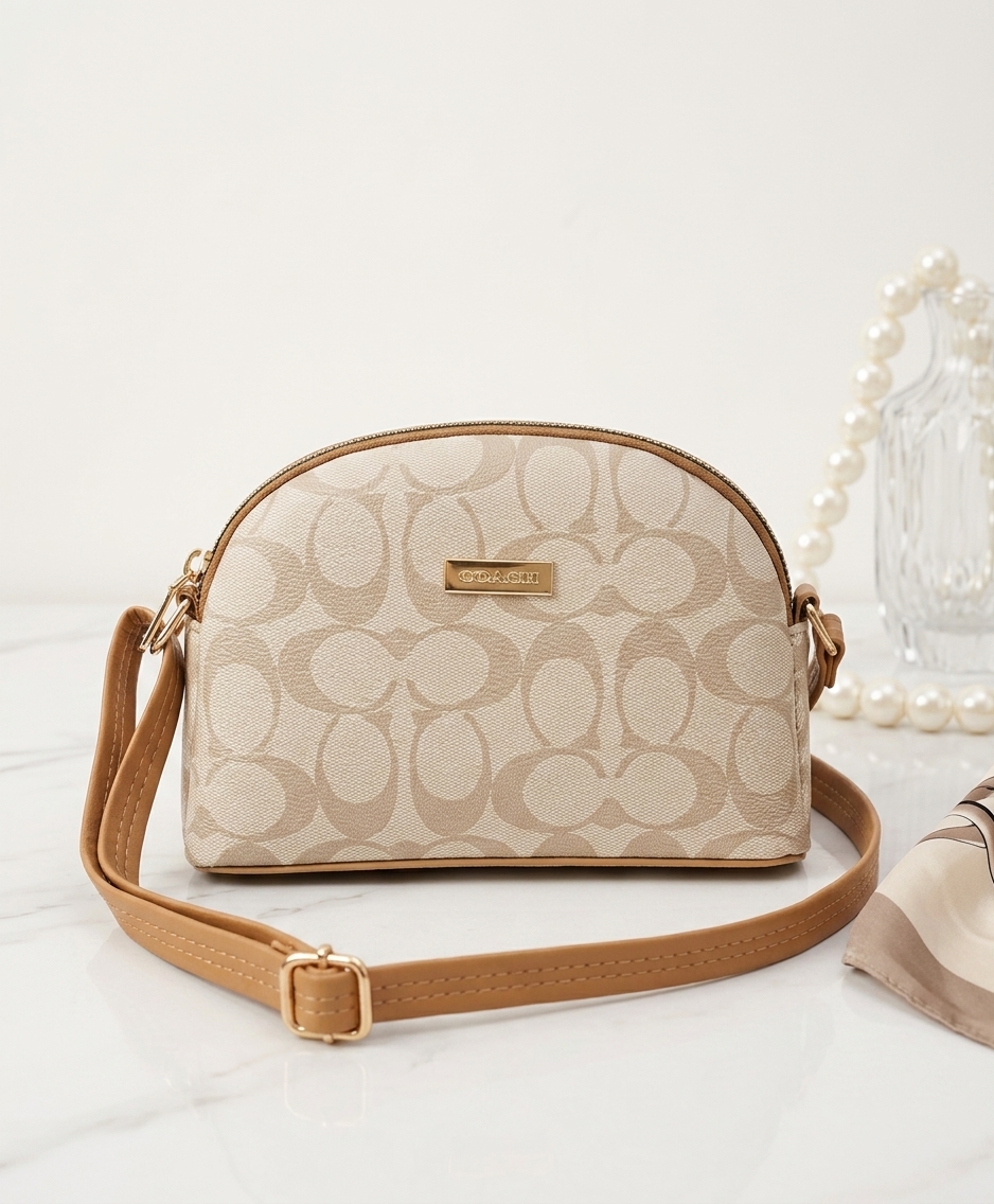 کیف دوشی زنانه مدل کوچ (Coach) طرح لوگو - رنگ کرم