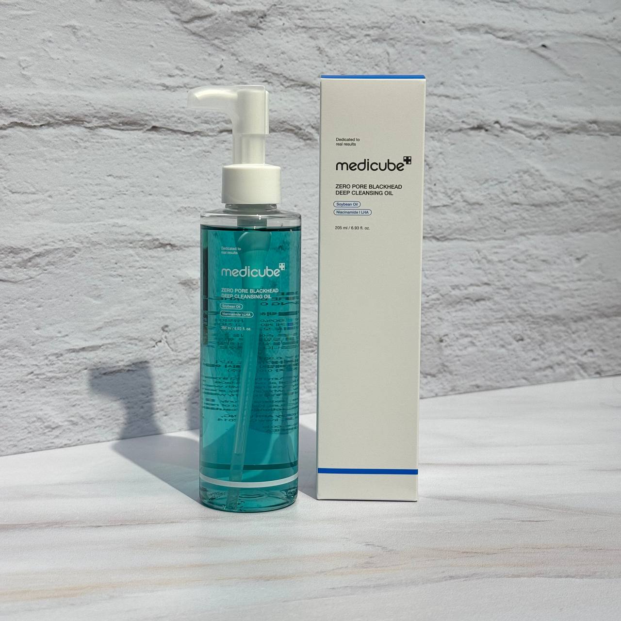 شوینده روغنی منافذ و جوش های سر سیاه مدی کیوب 205 میل medicube Zero Pore Blackhead Deep Cleansing Oil