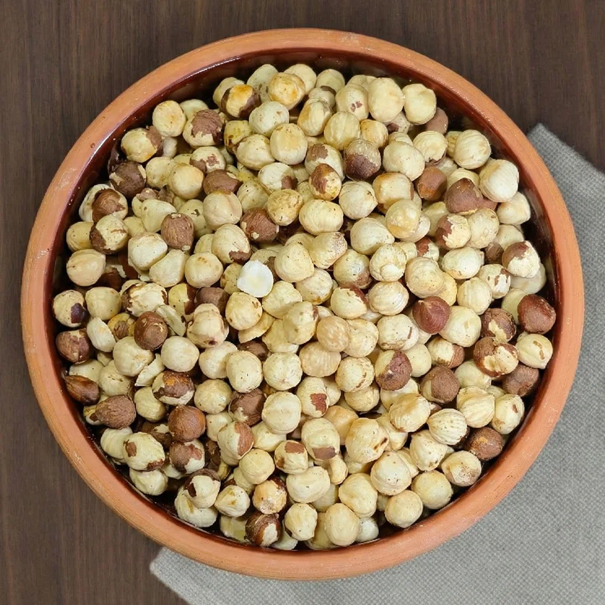 مغز فندق پوست کنده خام