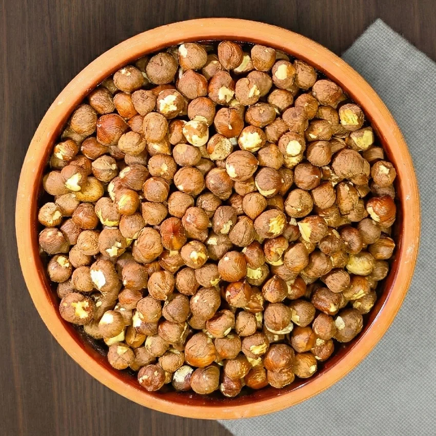 مغز فندق پوست قرمز خام