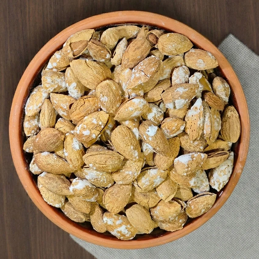 بادام پوست کاغذی منقا نمکی