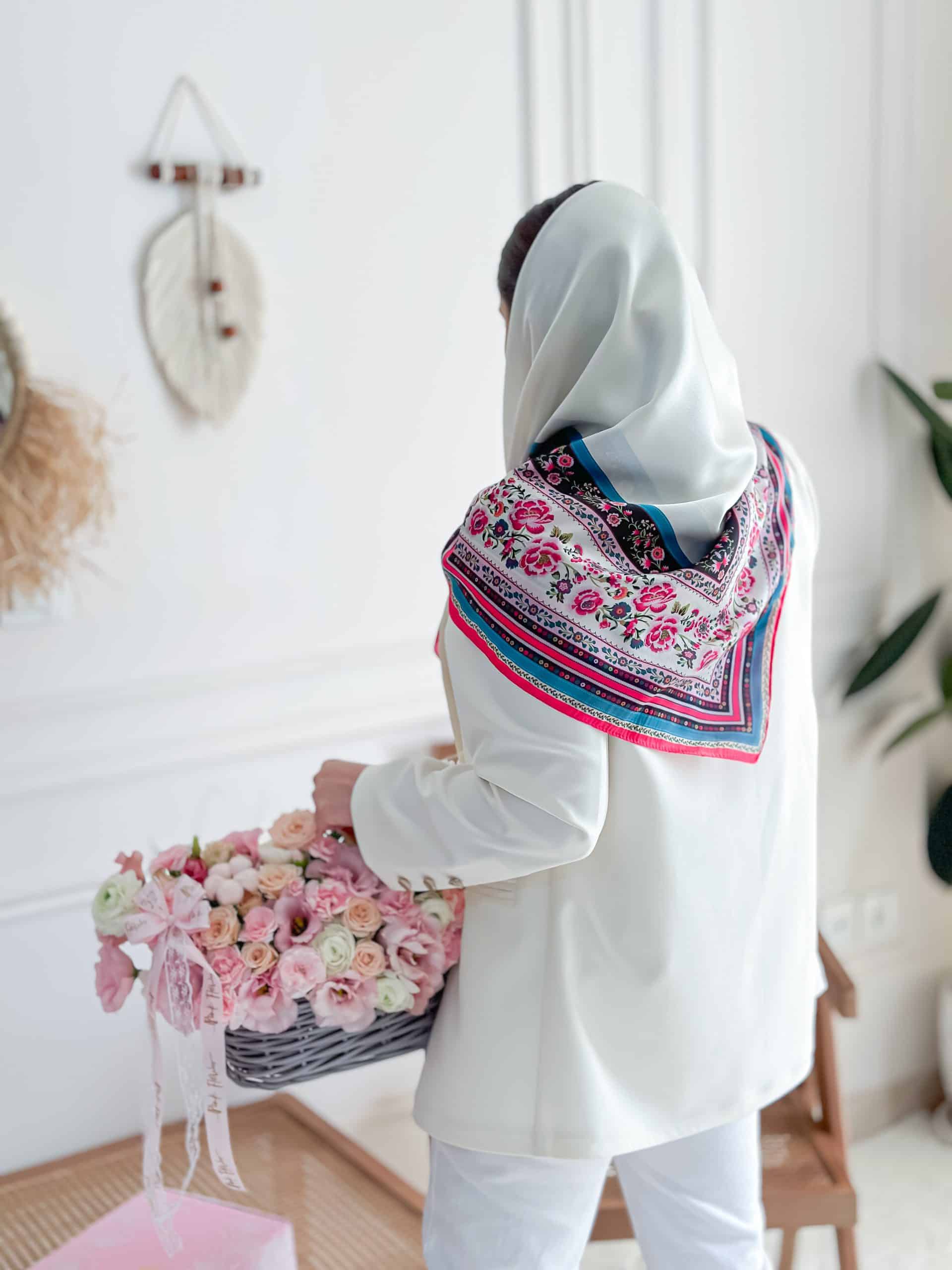 روسری ابریشمی Eglantine