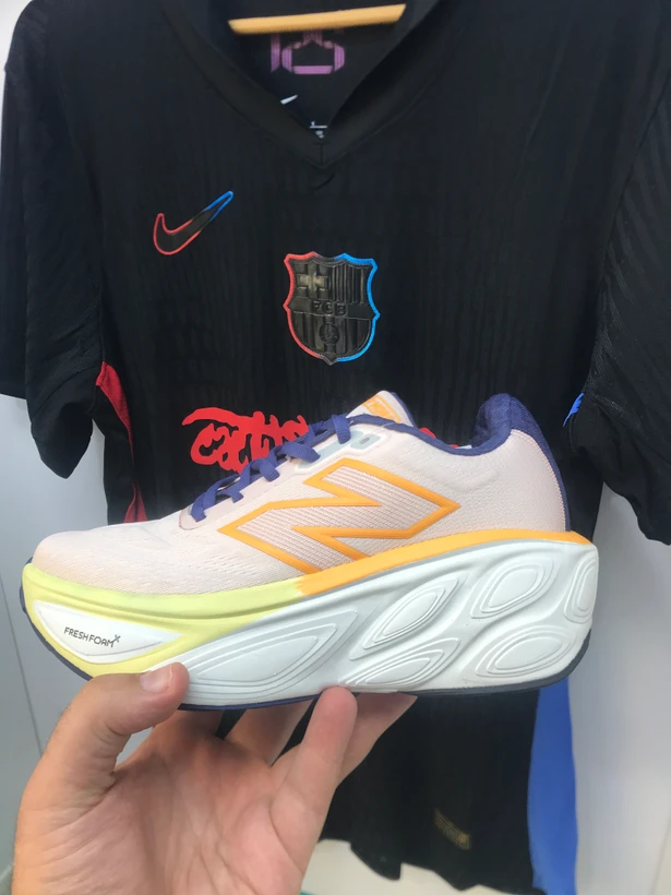 کتونی نیوبالانس فرش فوم ایکس مور سایز 37 تا 40 گلبهی نارنجی زرد  NEWBALANCE FRESH FOAM X MORE