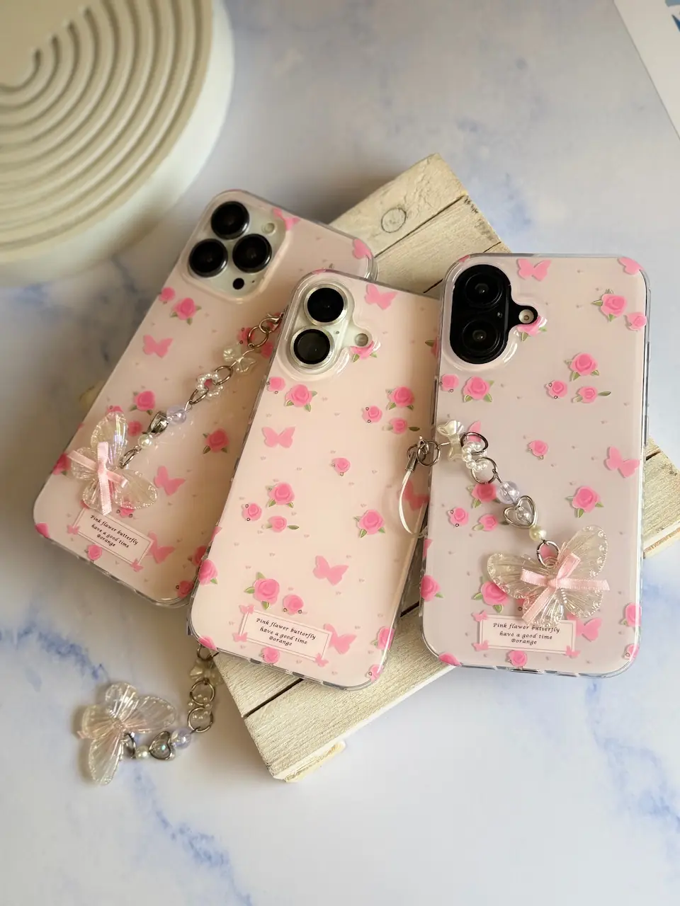قاب Pink Flower Butterfly با آویز (کدC2116)