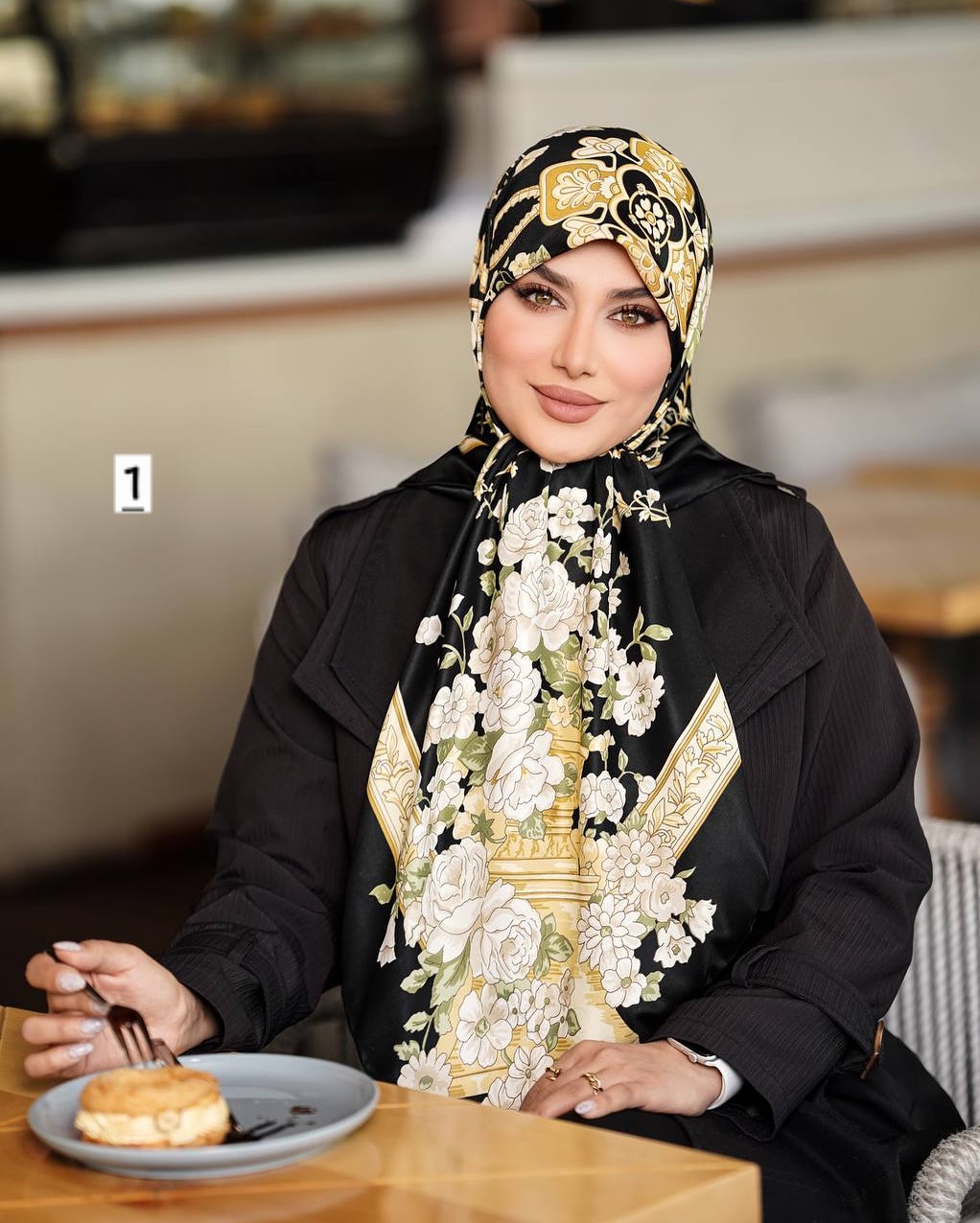 روسری ابریشم توییل کد ۶۳۱