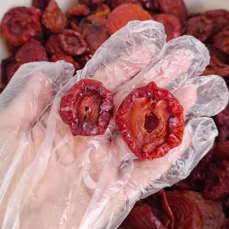 برگه آلو قرمز گوشتی