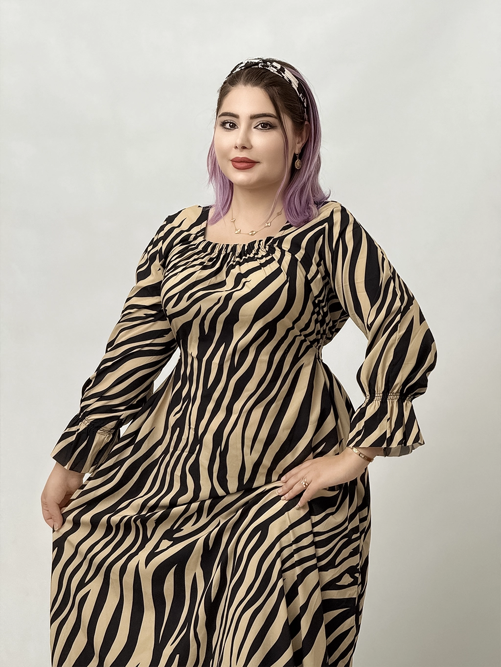 پیراهن کرپ بوگاتی طرح زبرا کرمی کد 1207