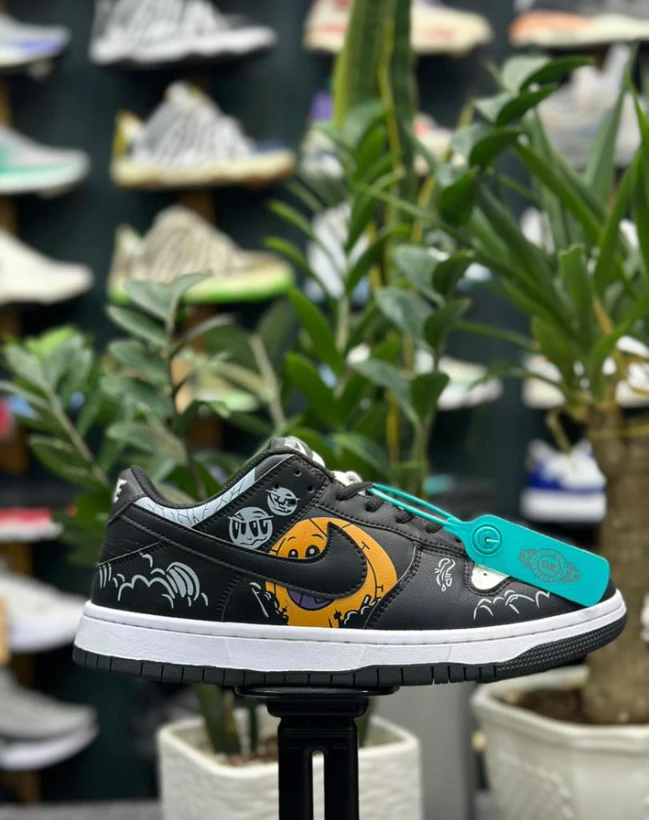 کتونی نایک جردن سایز 41 تا 44 مشکی هالووین NIKE JORDAN