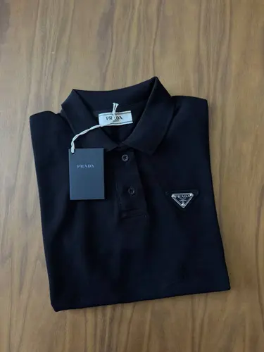 پولوشرت prada با لوگو فلزی