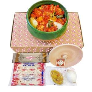کته کمج گیلکی با کباب فیله جوجه عربی سفالی (دو سیخ)