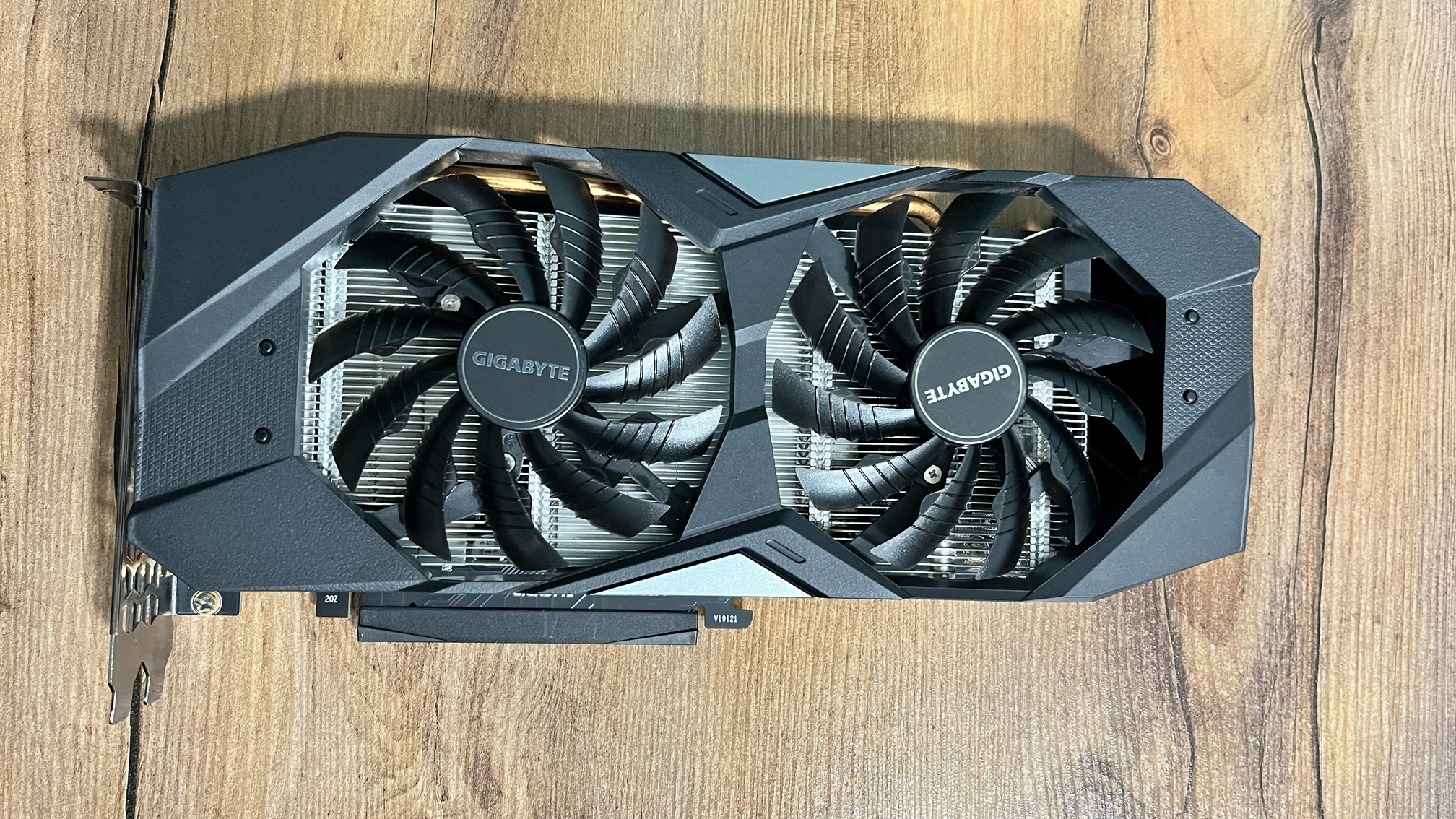 کارت گرافیک GIGABYTE RTX 2060 Super Windforce OC 8GB ( در حد نو ) با جعبه - ارسال رایگان