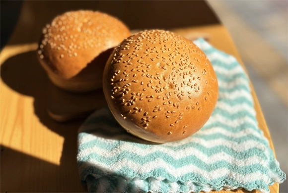 اسلایدر همبرگر کنجدی ۵۰ گرمی