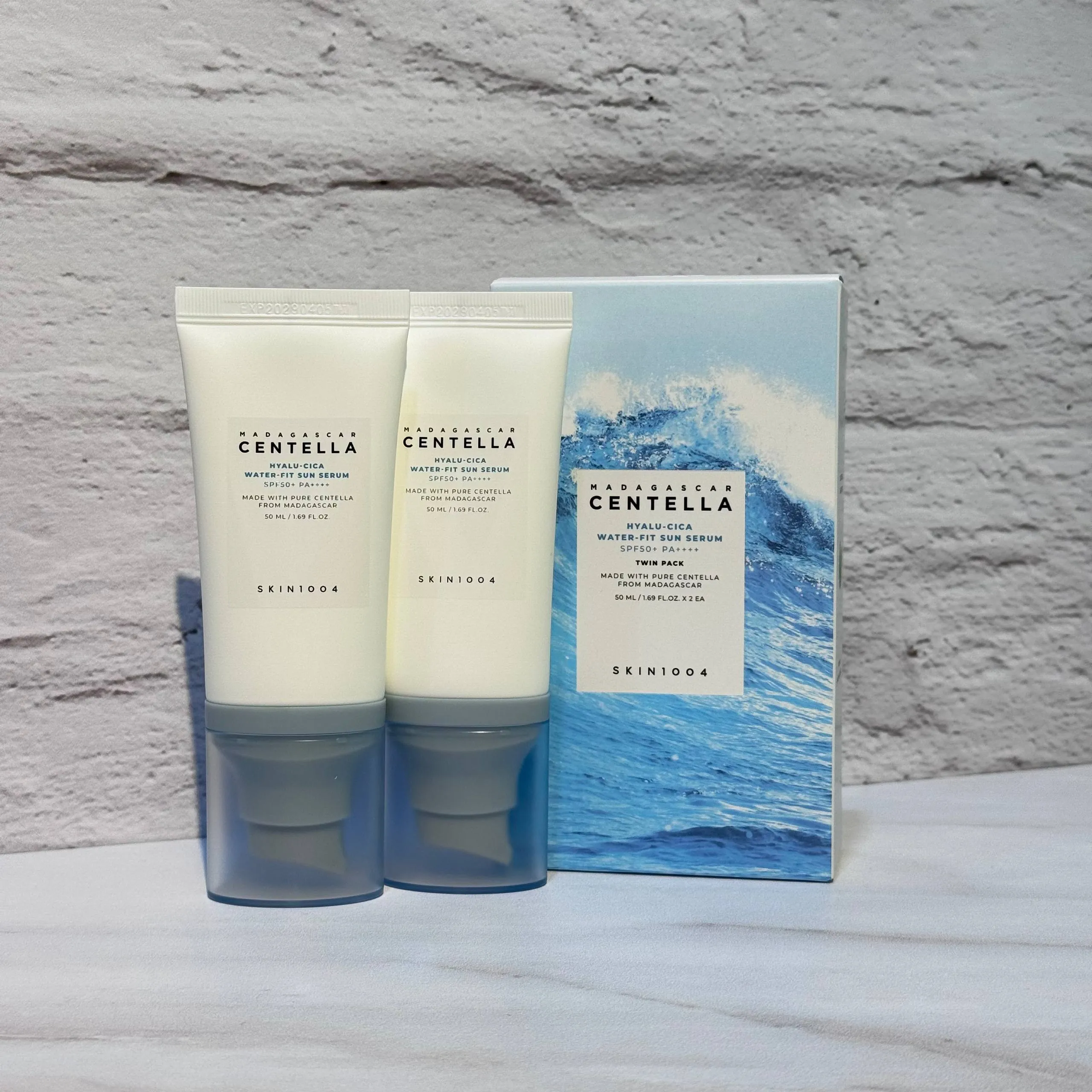پک دوتایی سرم ضدآفتاب هیالو سیکا اسکین 1004 50 + 50 میل Skin1004 Madagascar Centella Hyalu-cica Water-fit Sun Serum