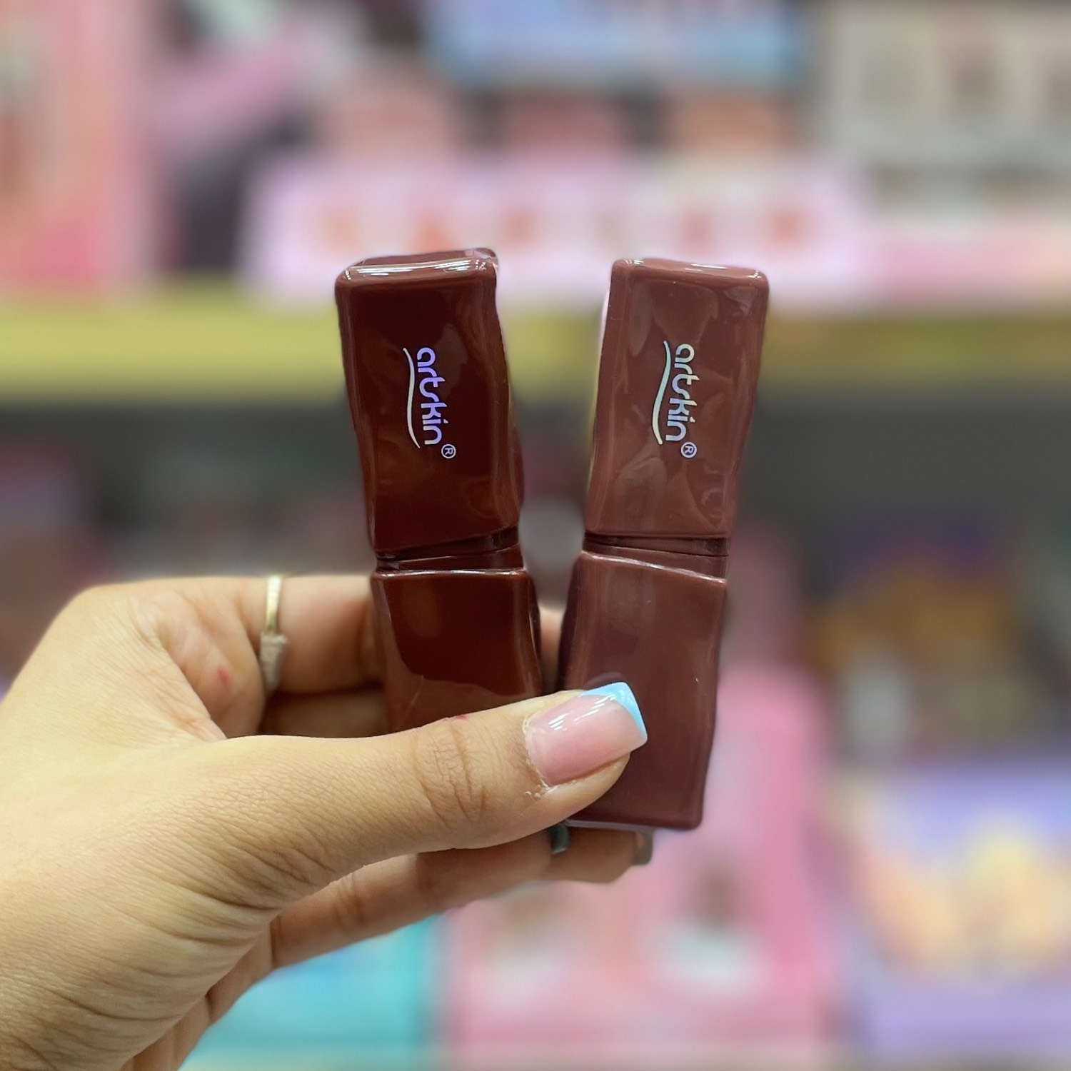 رژلب طرحدار آرت اسکین کد24Aعددی ارسال رایگان
