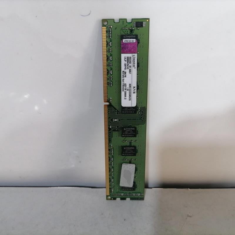 یک عدد رم 2 گیگ KingStone DDR3