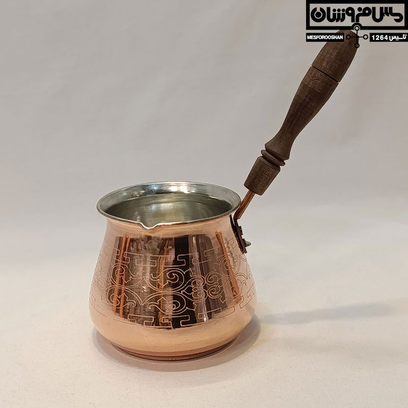 قهوه جوش مسی طرحدار شکمی دسته چوبی نانو | سایز 2 _ 460cc | مدل لاته