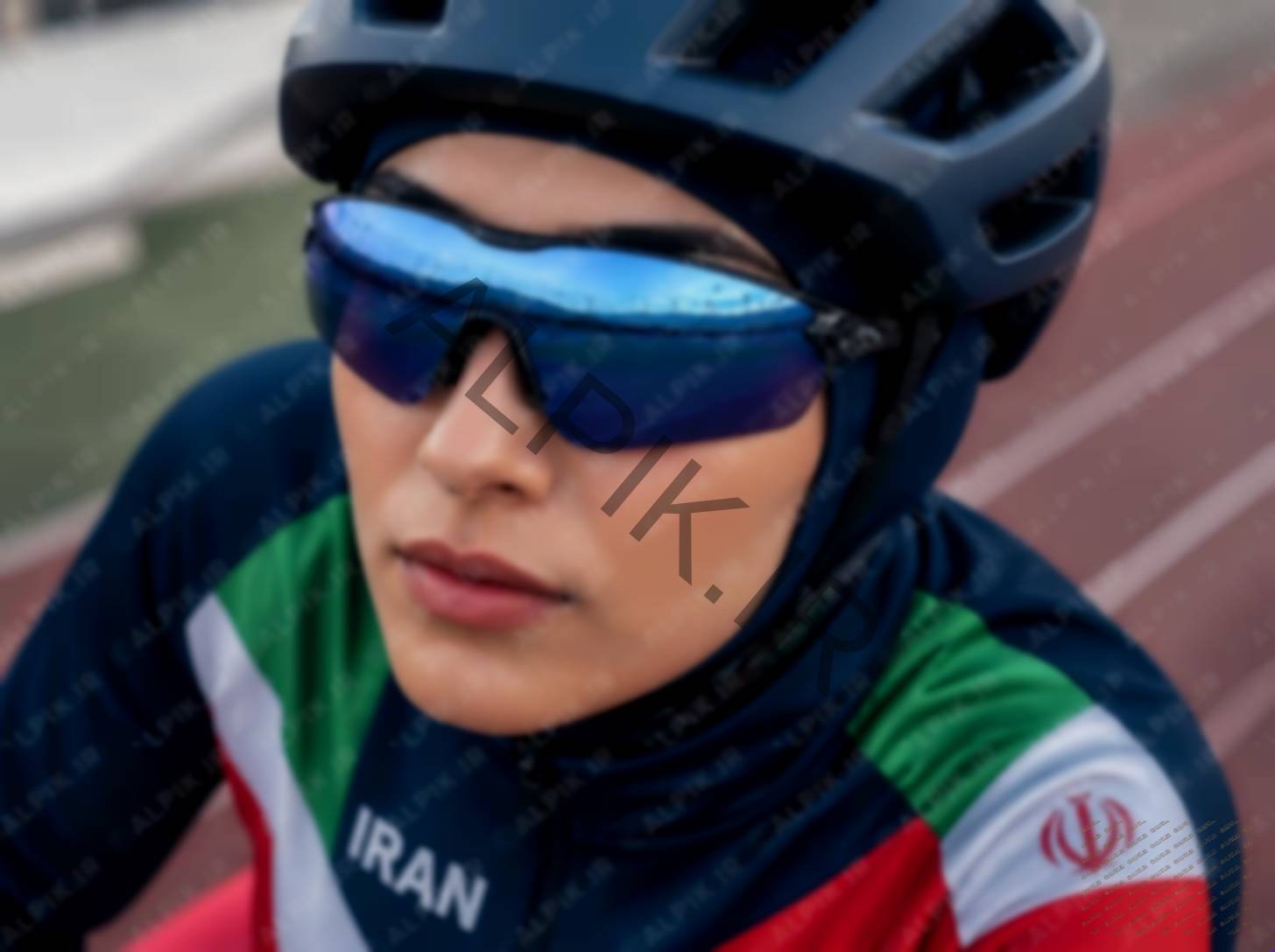 عینک و کلاه ایمنی ورزشی حرفهای