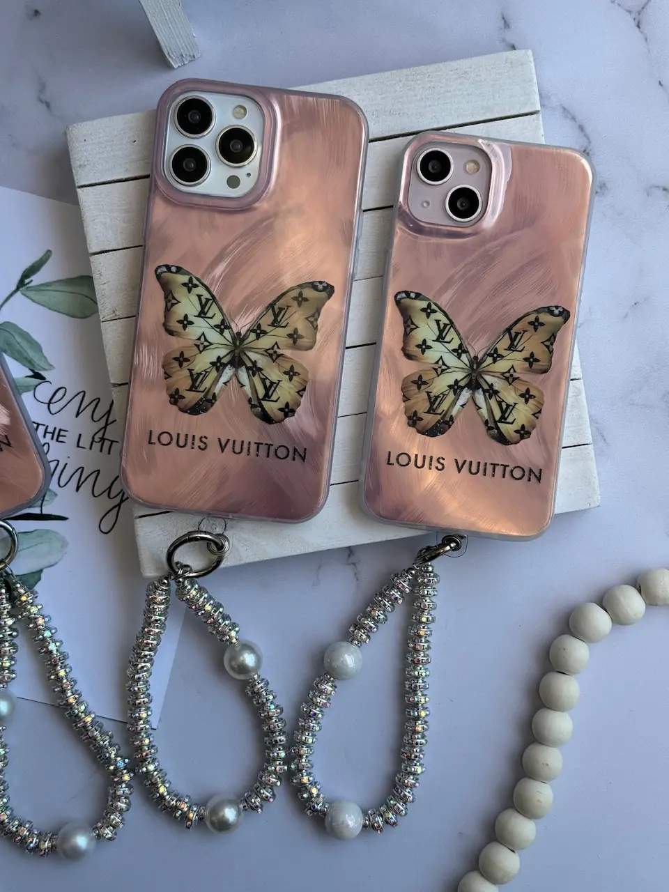 قاب پروانه Louis Vuitton با آویز
