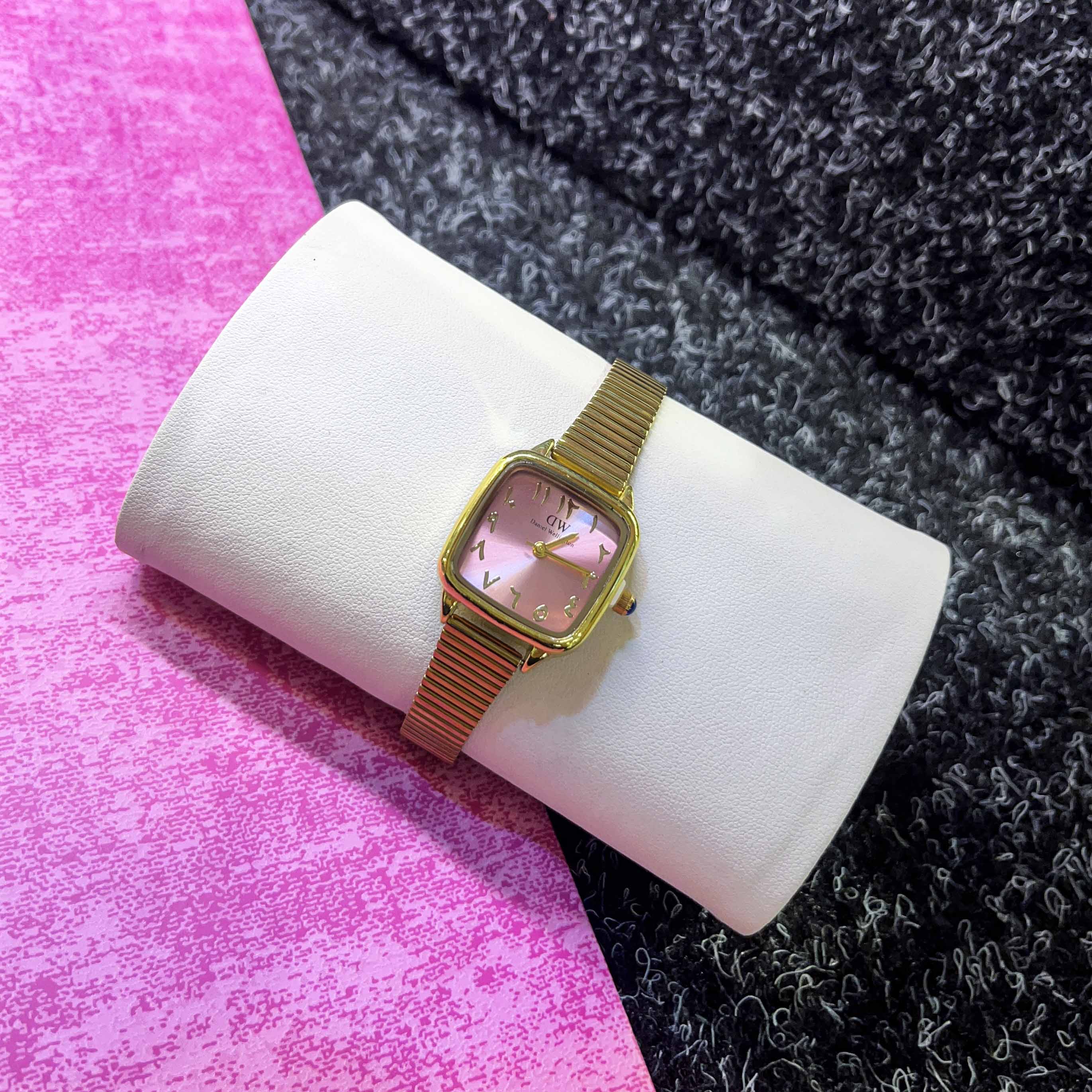ساعت مچی زنانه (DanielWellington) کد 6974