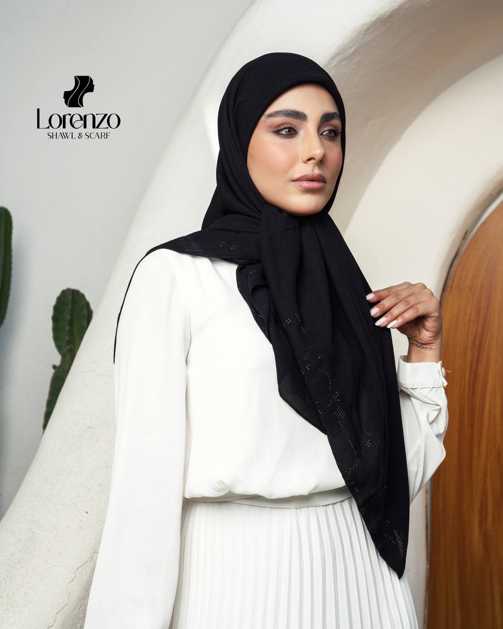 روسری بلک سان نگینی طرح مارک
