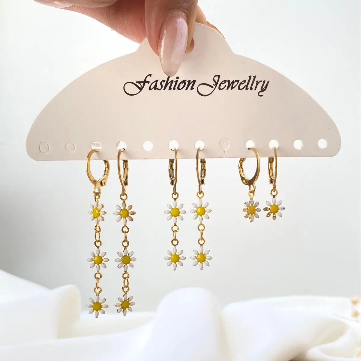 گوشواره بابونه ظریف کد 2122