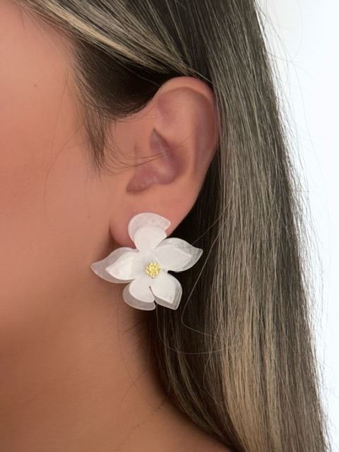 گوشواره گل سفید دولایه