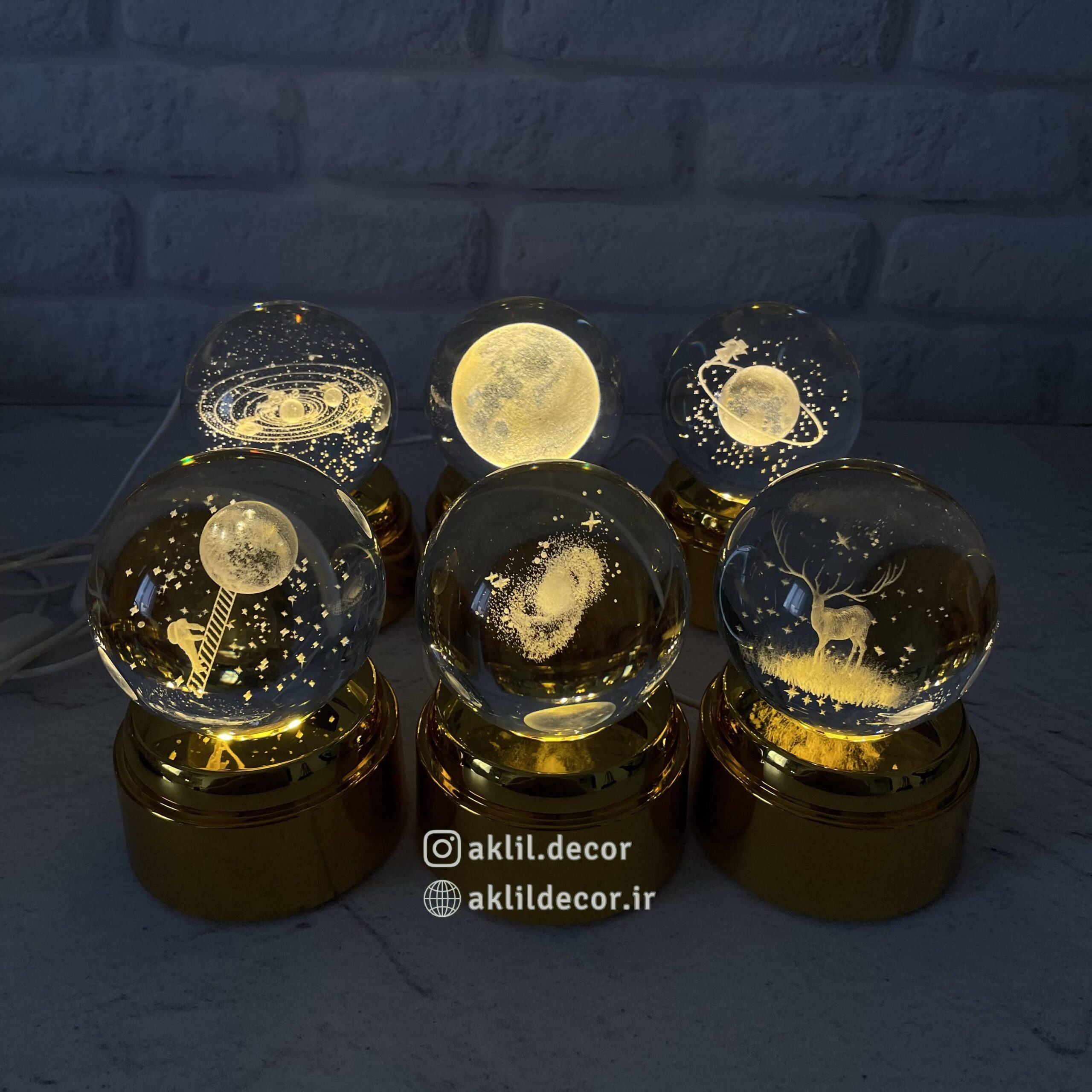 گوی کریستالی چرخان پایه طلایی