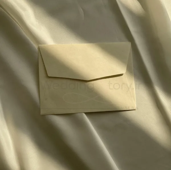 پاکت کرمی عاجی مات