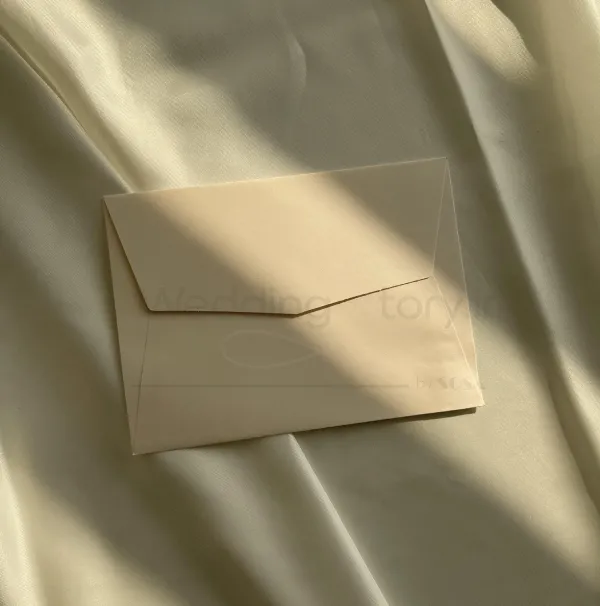 پاکت مات کرمی