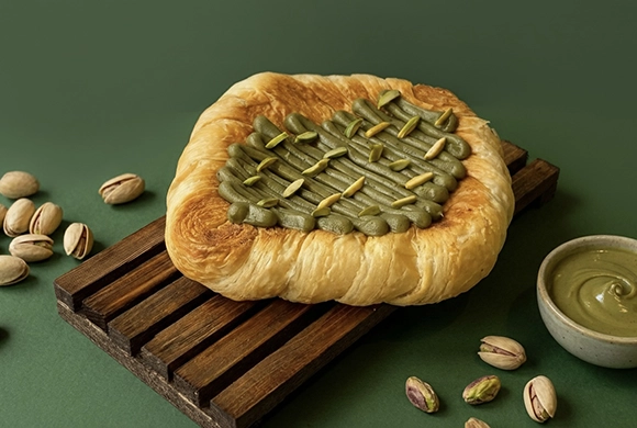 فلت کروسان پسته