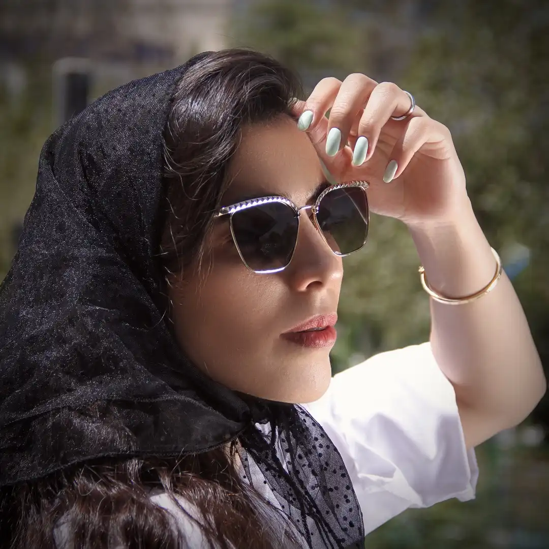 عینک آفتابی زنانه سرجیو مارتینی مدل sa2103c1