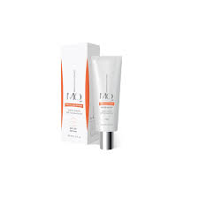 کرم ضدآفتاب بی‌رنگ ام کیو SPF50 مناسب انواع پوست حجم 55 میلی‌لیتر