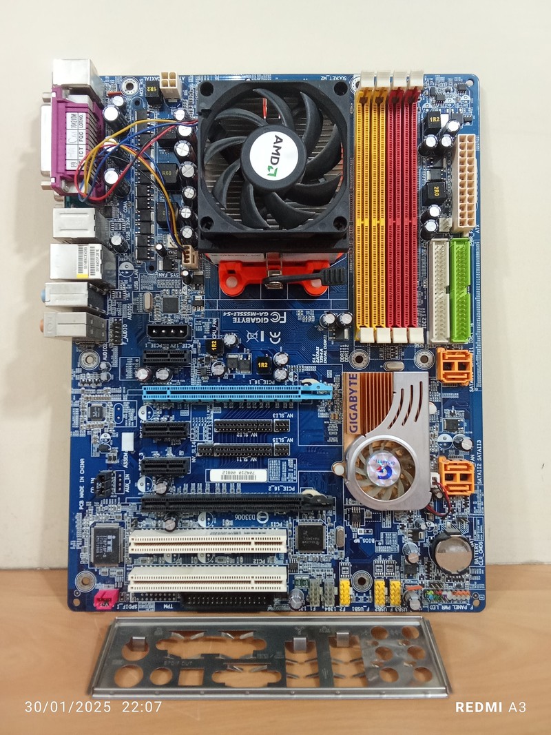 باندل مادربرد گیگابایت DDR2 مدل GA-M55SLI-S4