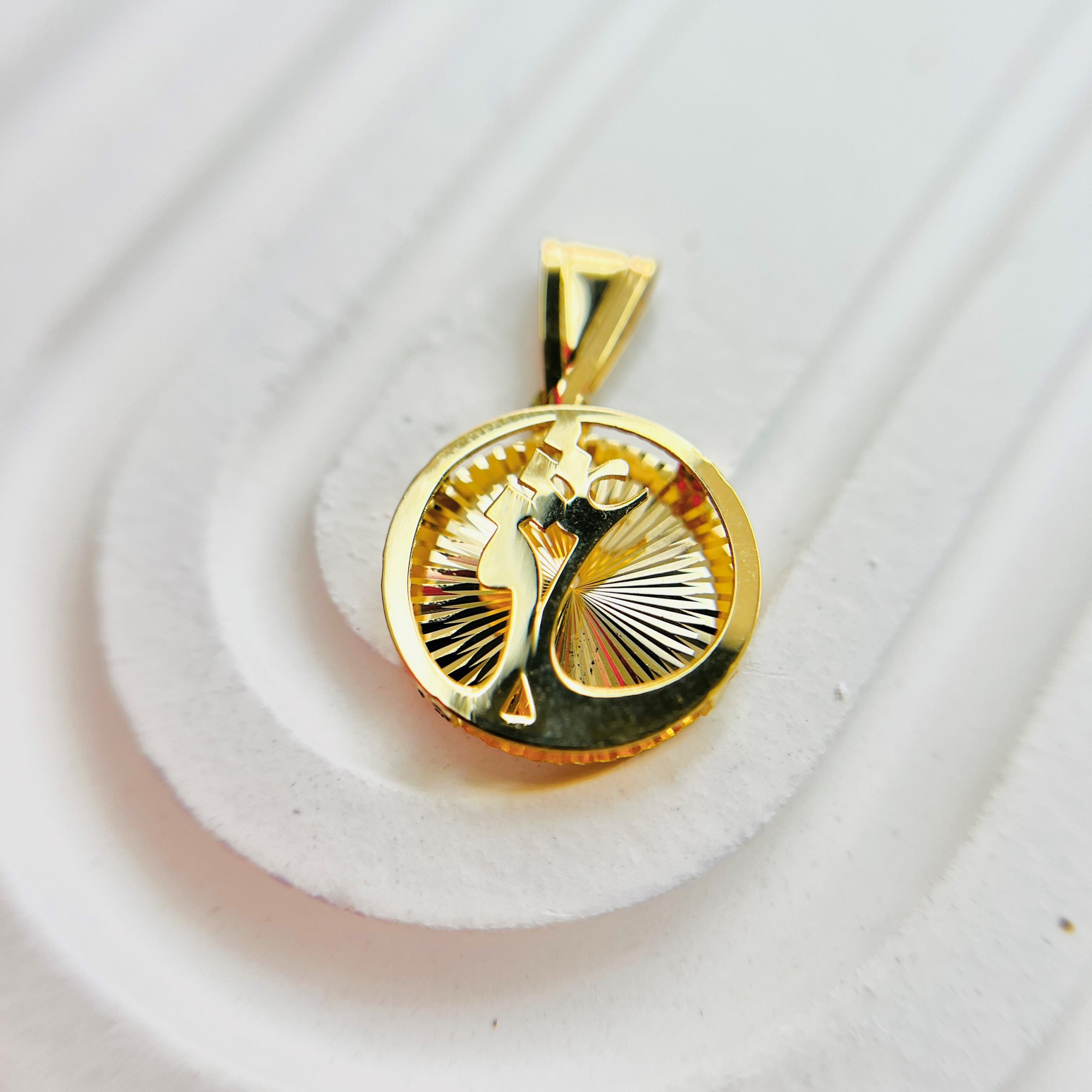 پلاک دایره (با طرح عشق)