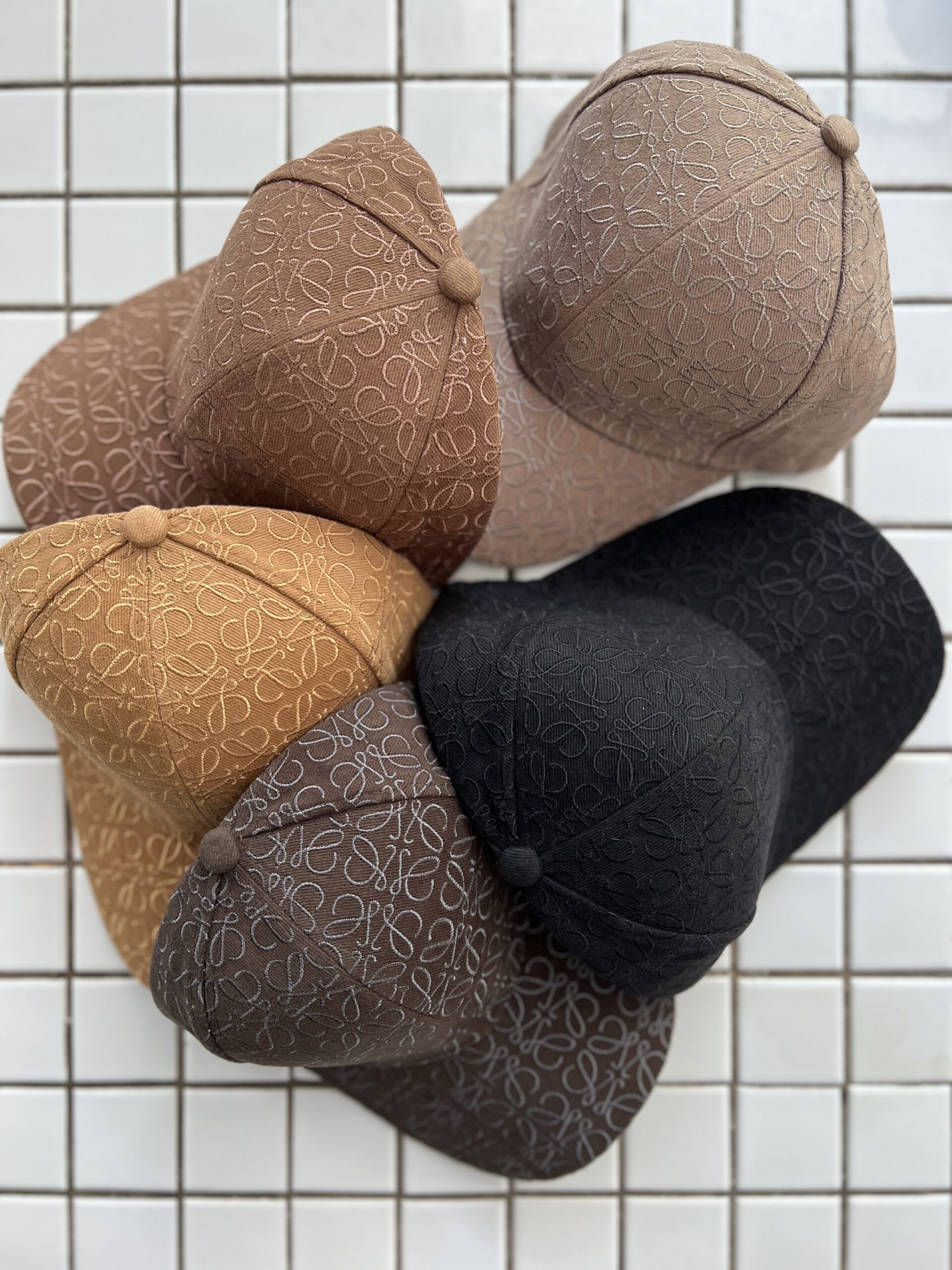 کلاه نقابدار Loewe